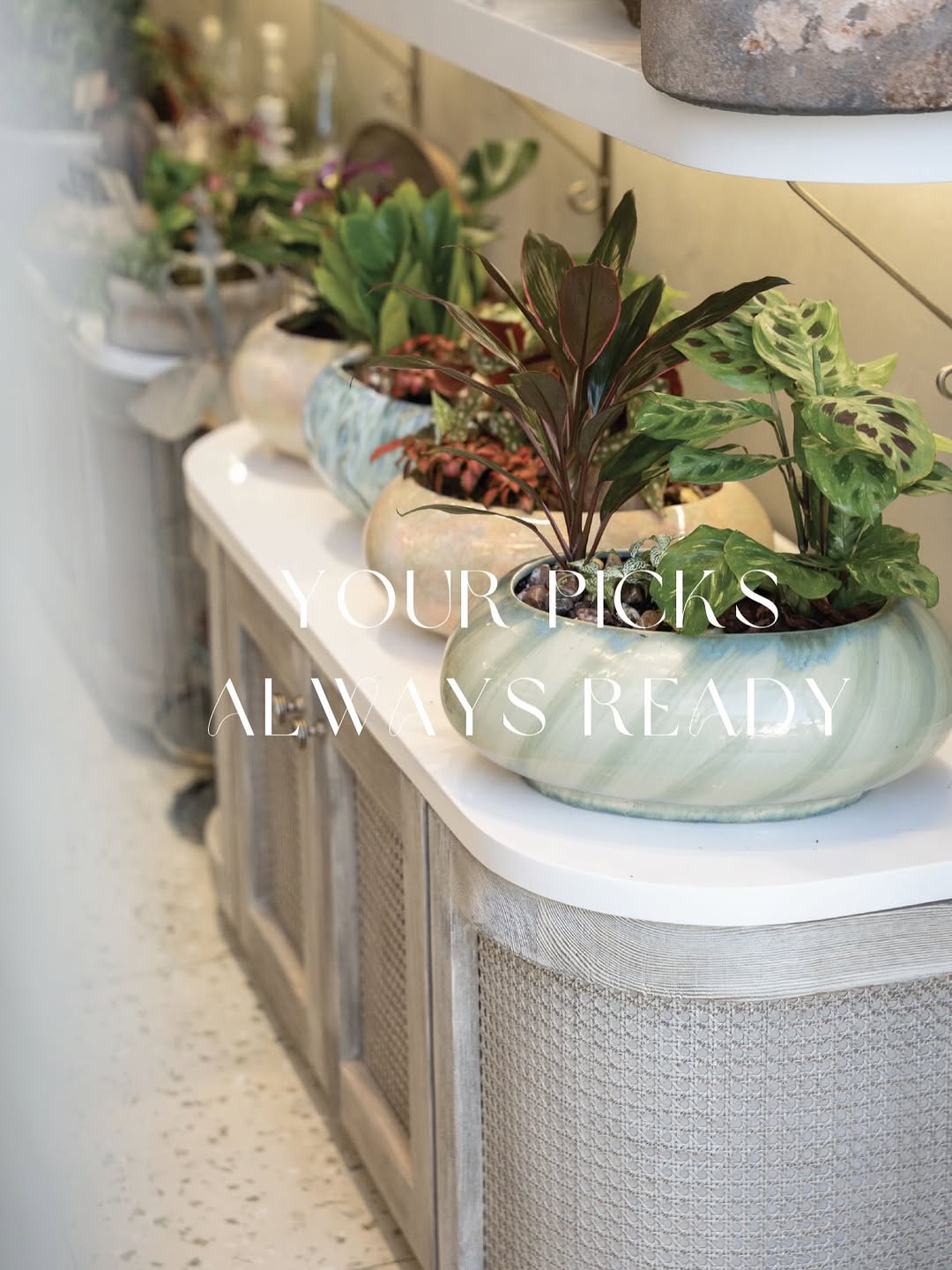 Arreglo floral refinado de Reflect By Lina en Amman