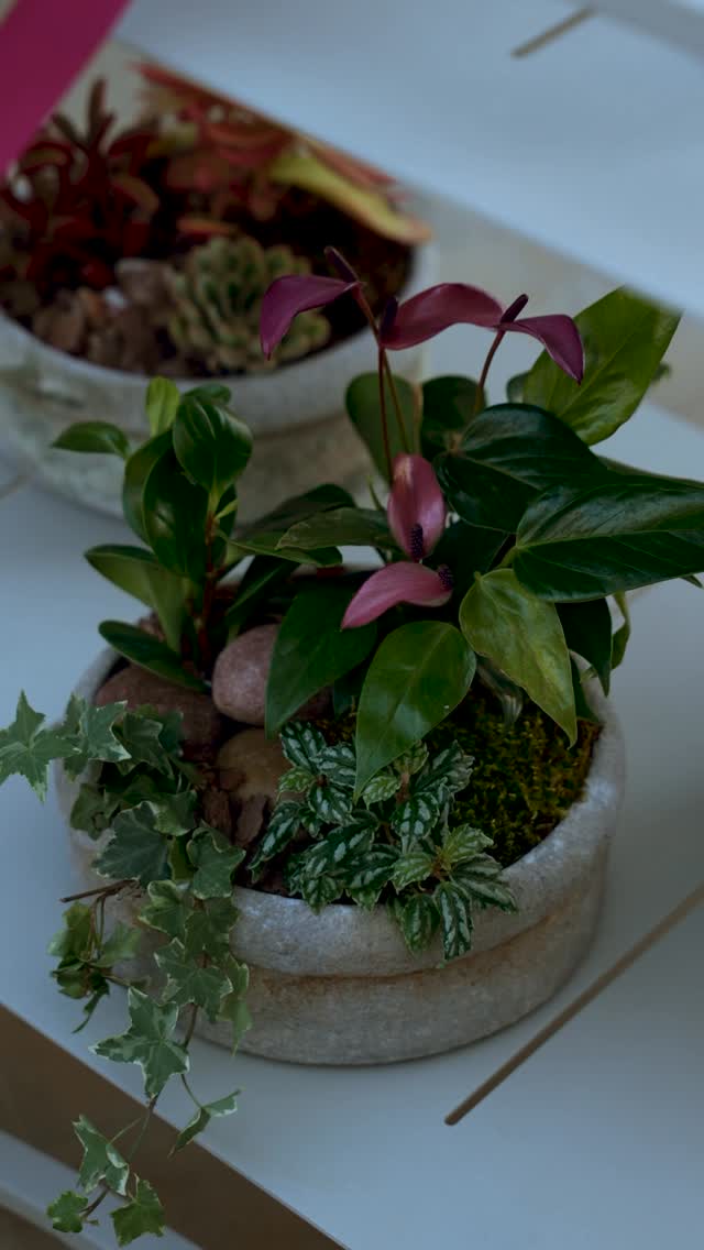 Arreglo floral refinado de Reflect By Lina